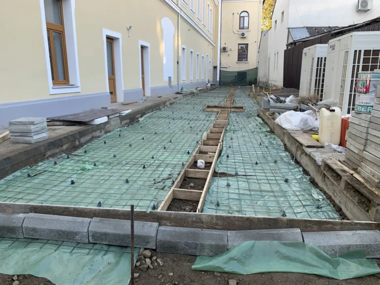 Armare și cofrare pentru platformă betonată