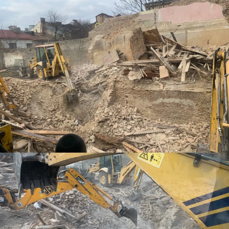 Demolare cu buldoexcavator și sortare moloz