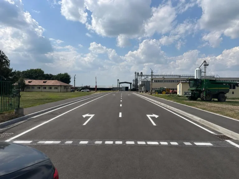 Terasamente și asfaltare Leroy Merlin Brăila – Stalgen Cons, fotografia 14
